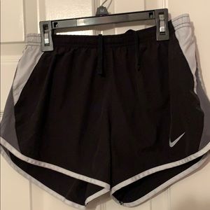 Women’s Nike running shorts S black